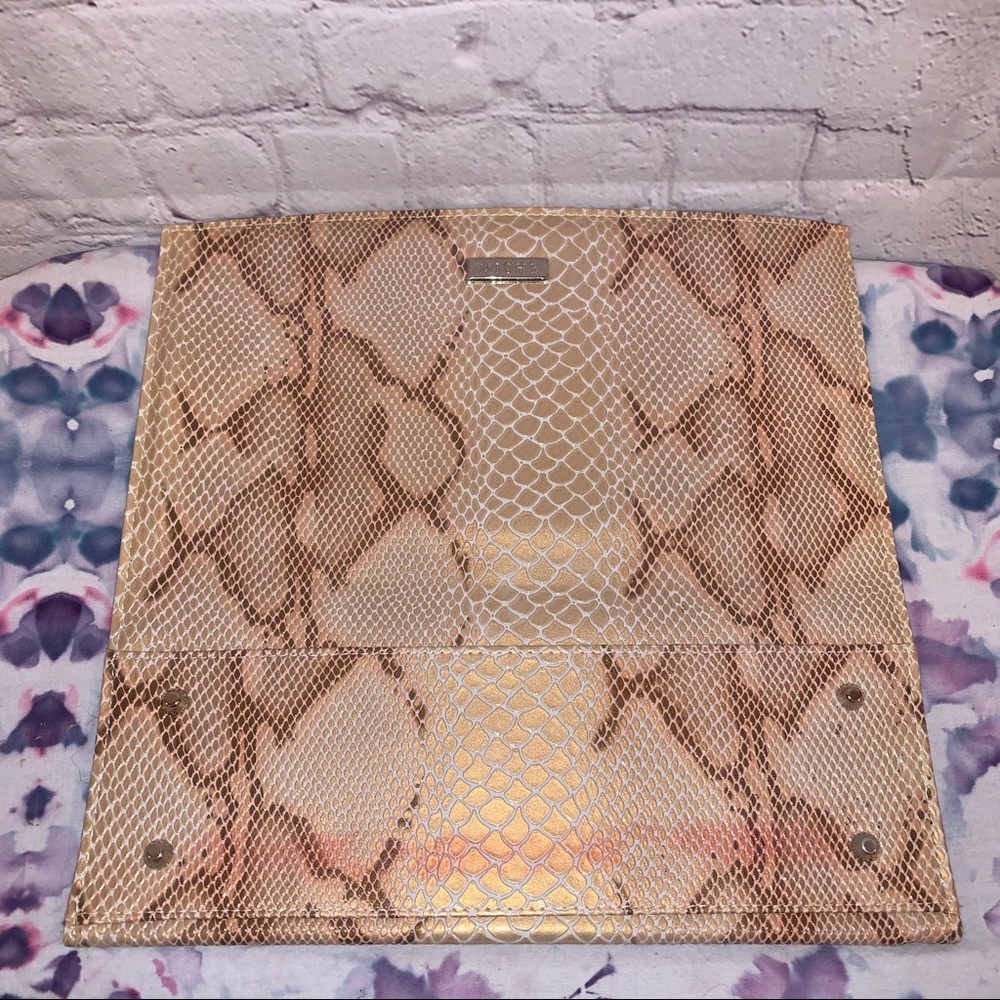 🎓 Classic Snakeskin Print MICHE Shell